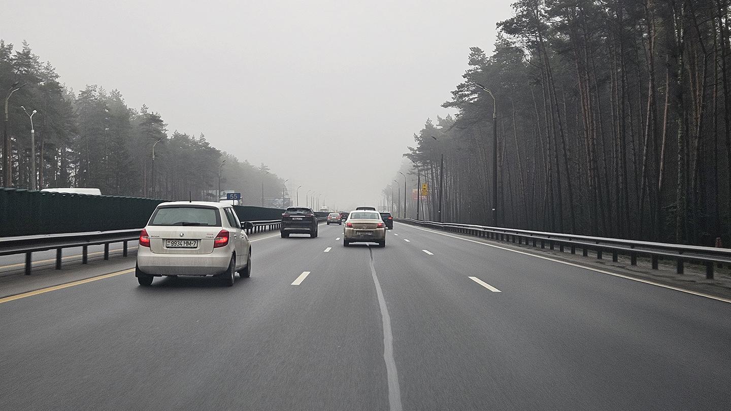 Чем будут обрабатывать дороги Минска зимой и как это скажется на автомобилях