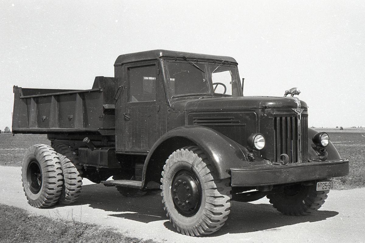 Самосвал МАЗ-205 первых годов выпуска