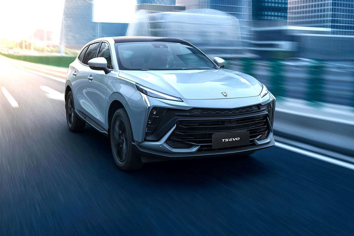 Dongfeng T5 EVO на дороге