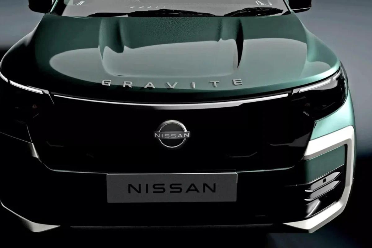 Минивэн Nissan Gravite вид спереди