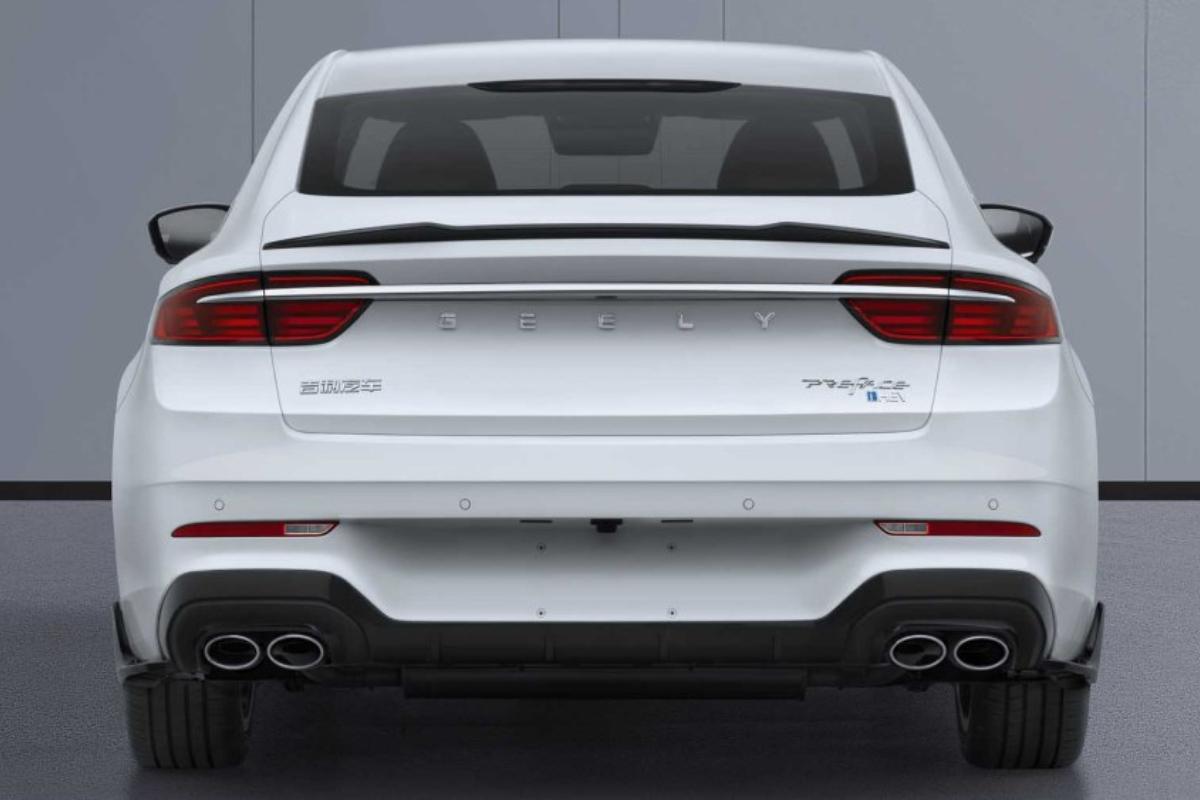 Geely Preface iHEV_1