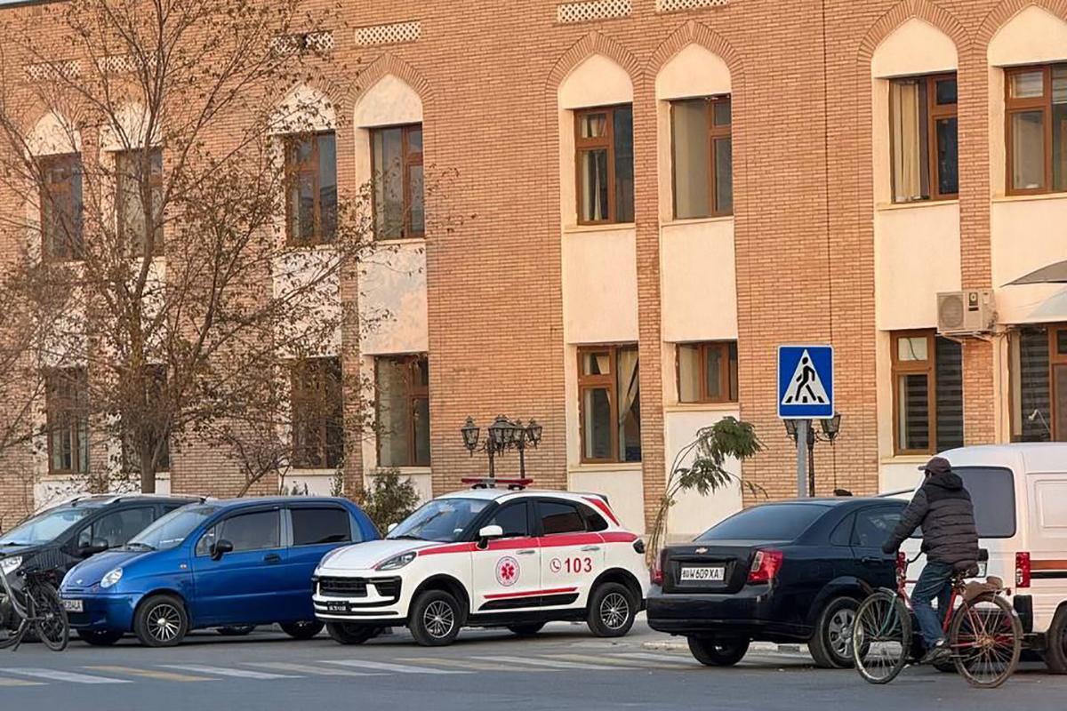 Узбекистан припаркованные авто