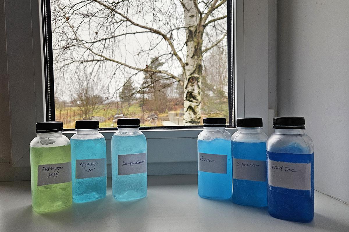 Образцы зимнего стеклоомывателя после заморозки при –22˚С