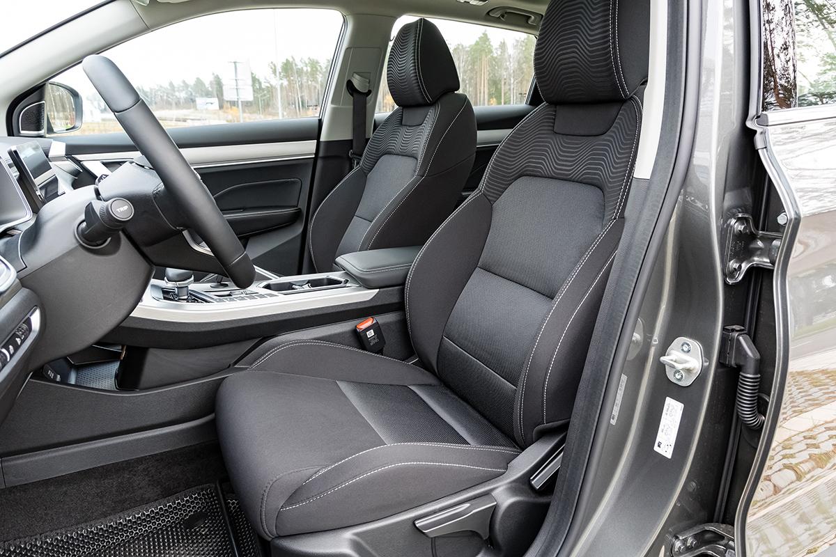 Передние сиденья и водительское кресло BELGEE X50