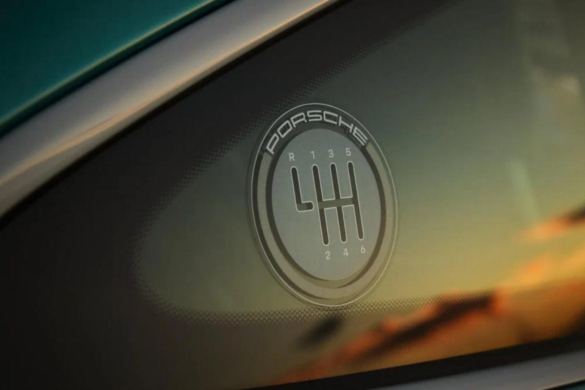 Эмблема коробки передач Porsche 911 Formosa