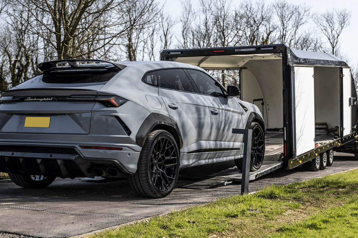 Дорогие автомобили перевозят в отдельных контейнерах