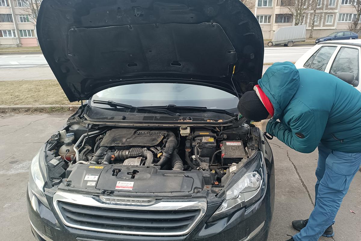 Проверка авто под капотом