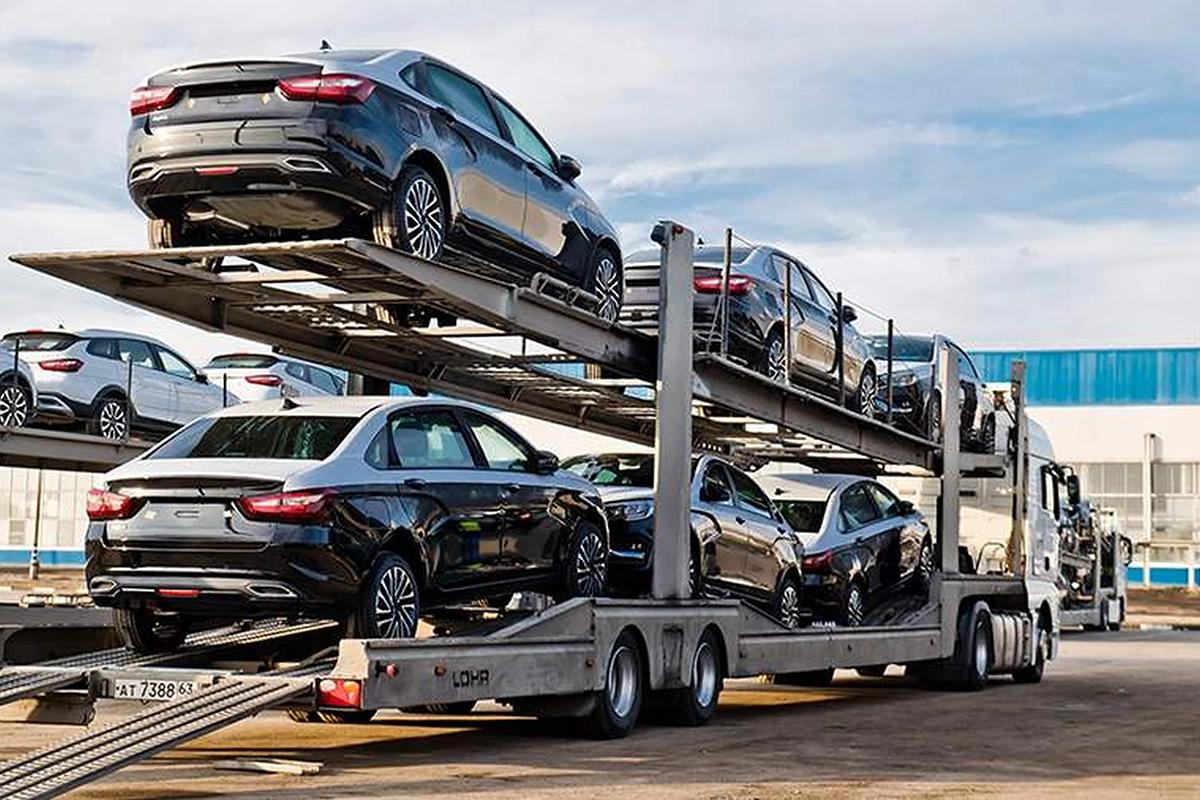 автомобили на автовозе