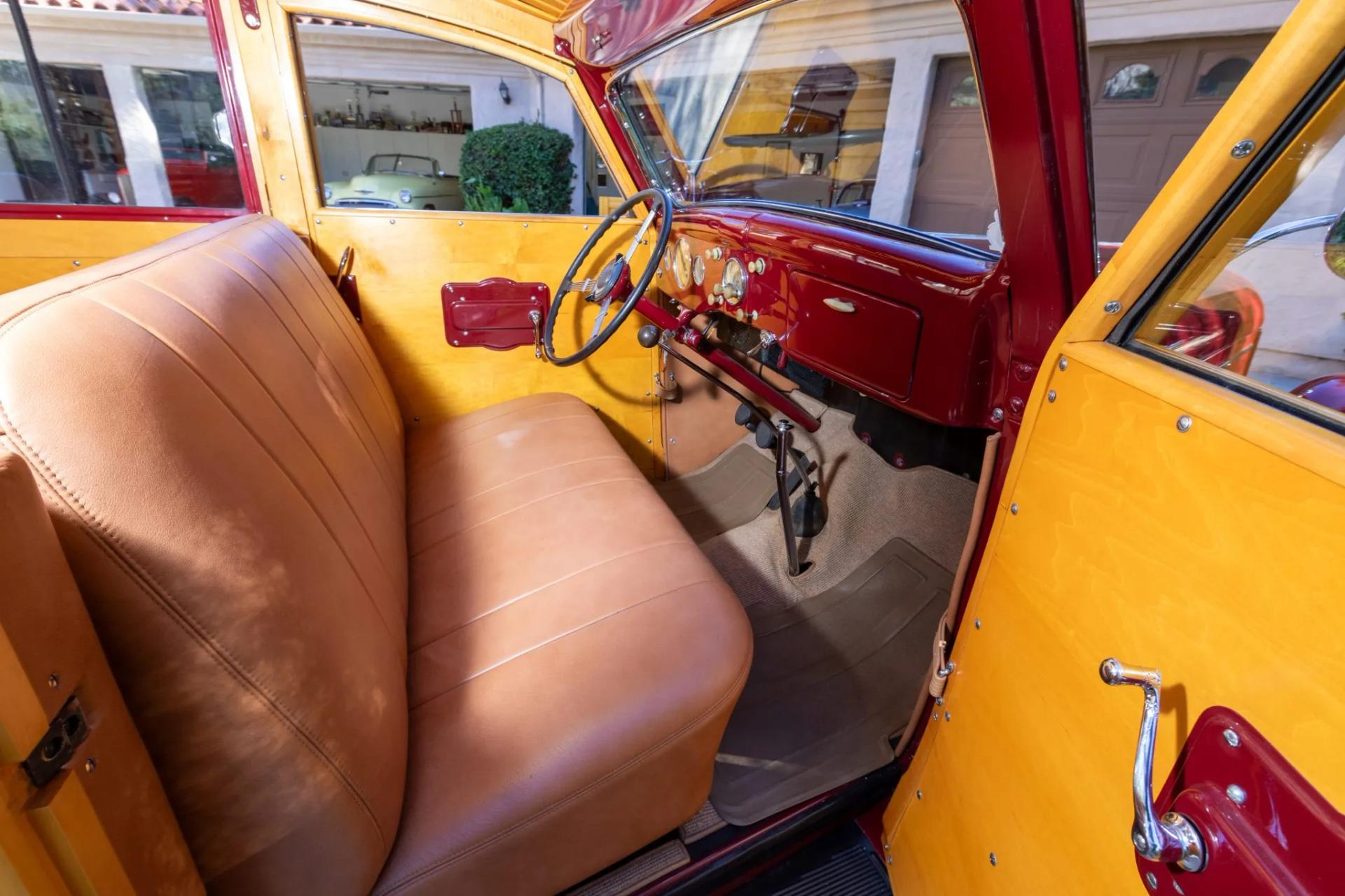 Деревянная обивка салона Ford Woodie Wagon 1936 года