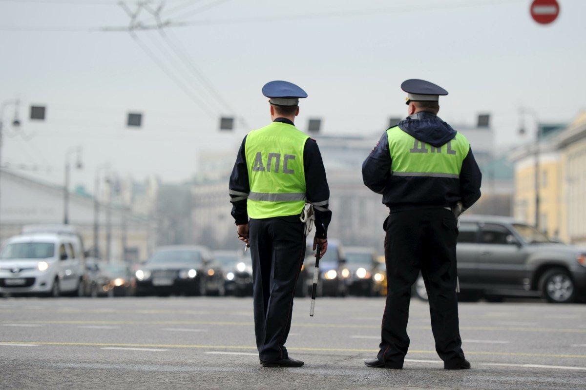 Сотрудники ГАИ