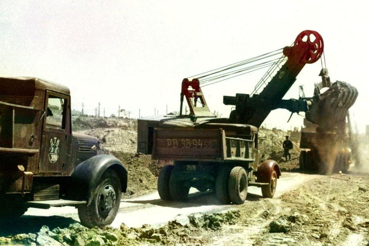 Самосвал МАЗ-205