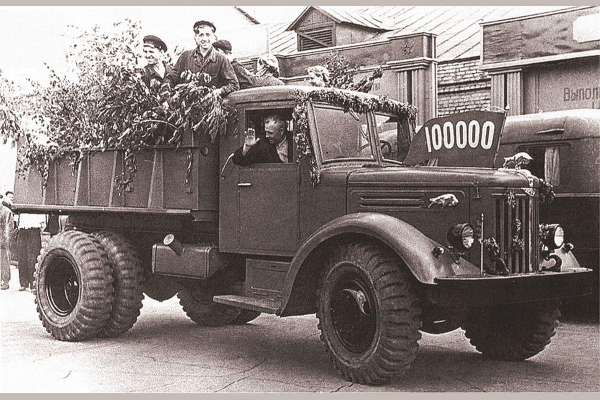 Юбилейный 100-тысячный МАЗ