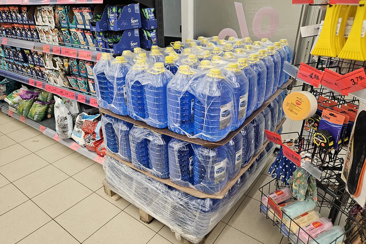 Стеклоомывающая жидкость в магазине «Светофор»