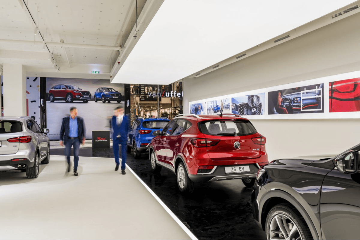 Автосалон MG в Европе