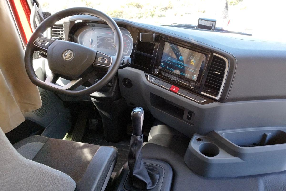 Приборная панель Shacman