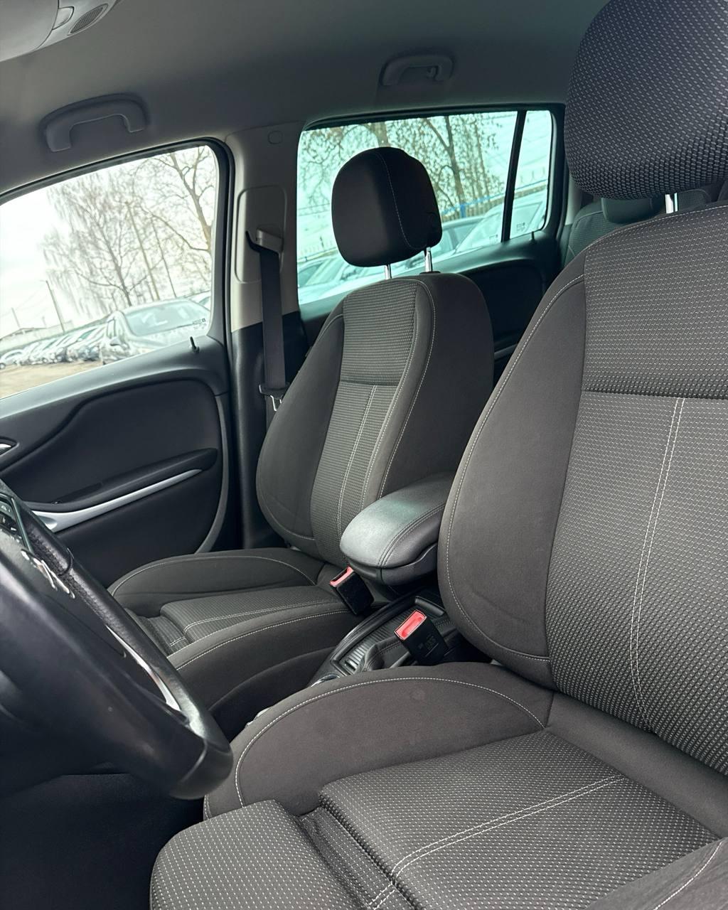 Opel Zafira C , 2013 г., механика, дизель - фото 10