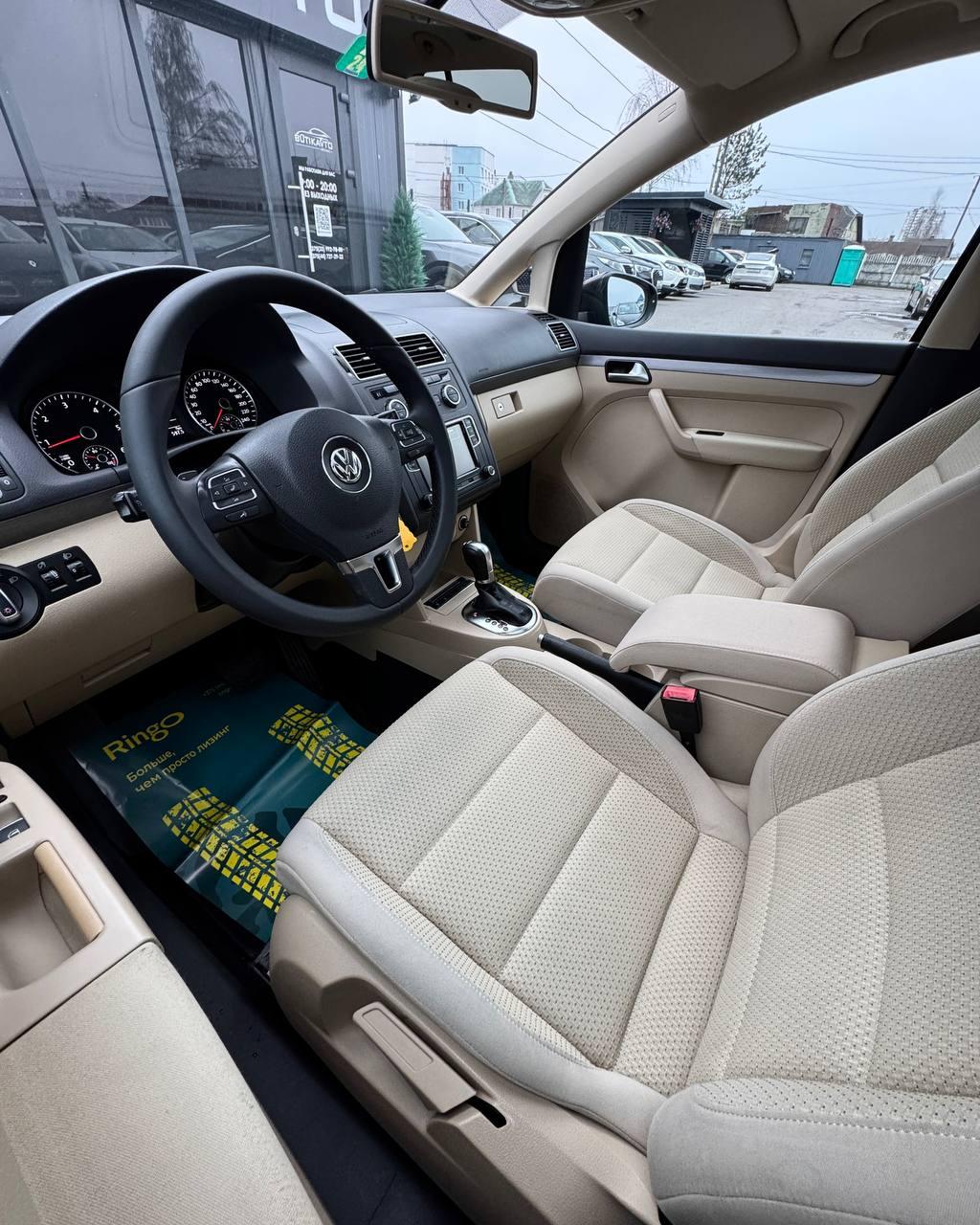 Volkswagen Touran I · 2-й рестайлинг , 2013 г., робот, дизель - фото 10