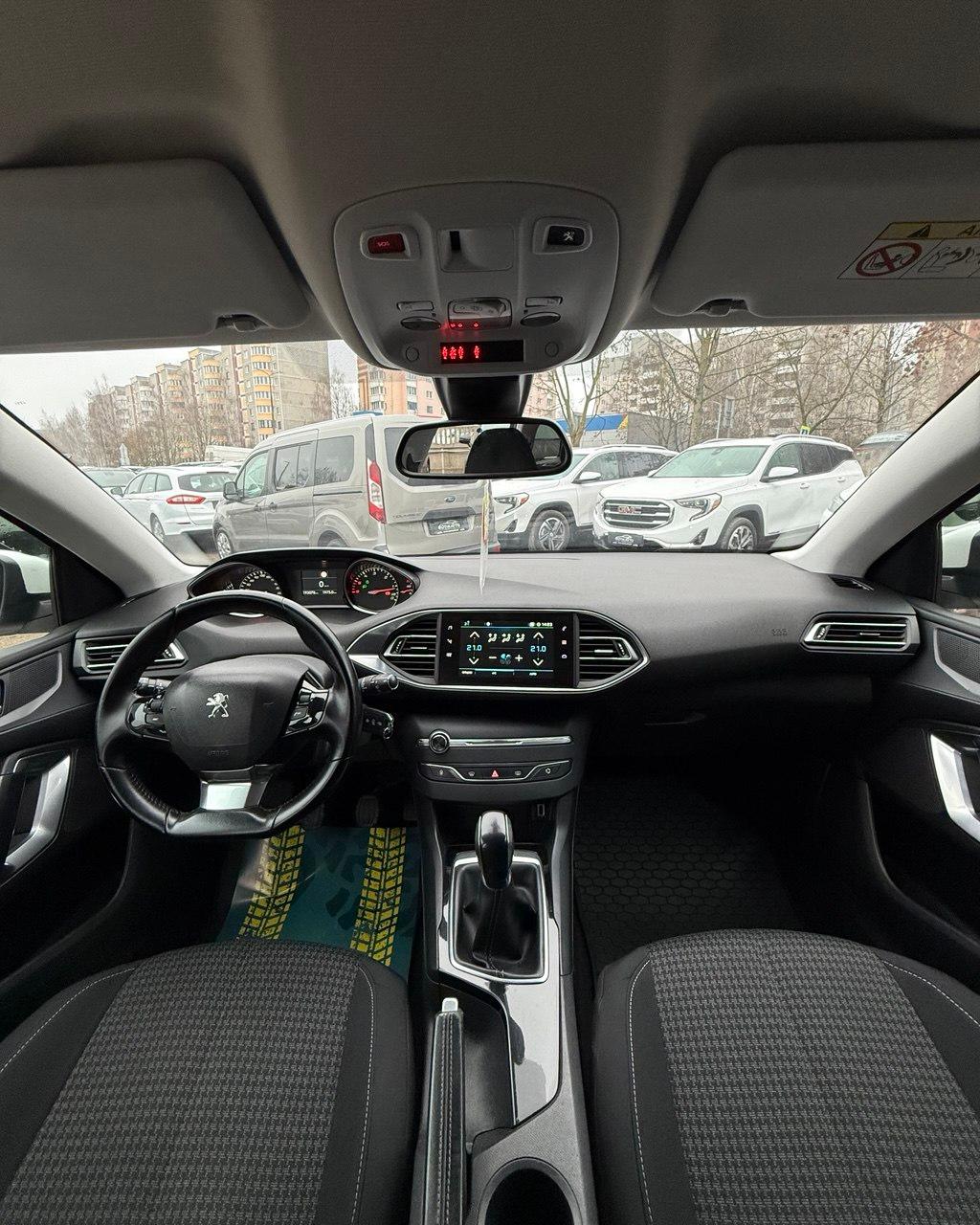 Peugeot 308 T9 · Рестайлинг , 2018 г., механика, дизель - фото 9