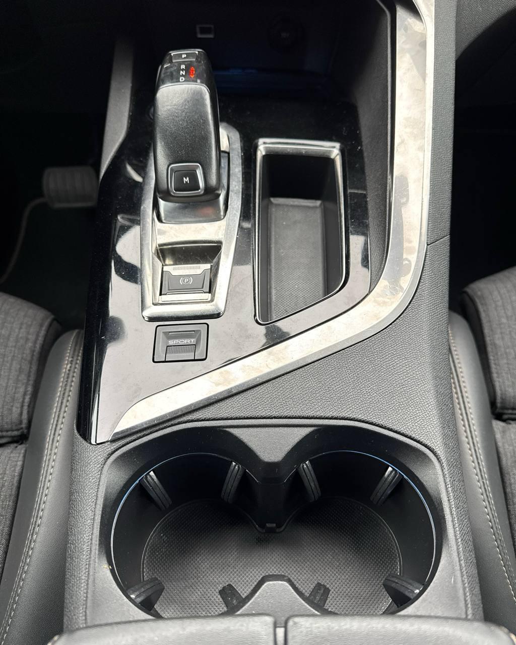 Peugeot 5008 II , 2020 г., автомат, дизель  - фото 20