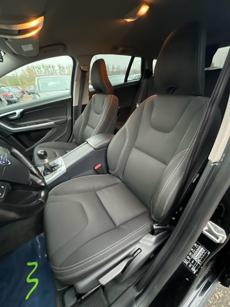 Volvo V60 I · Рестайлинг , 2015 г., механика, дизель - фото 11