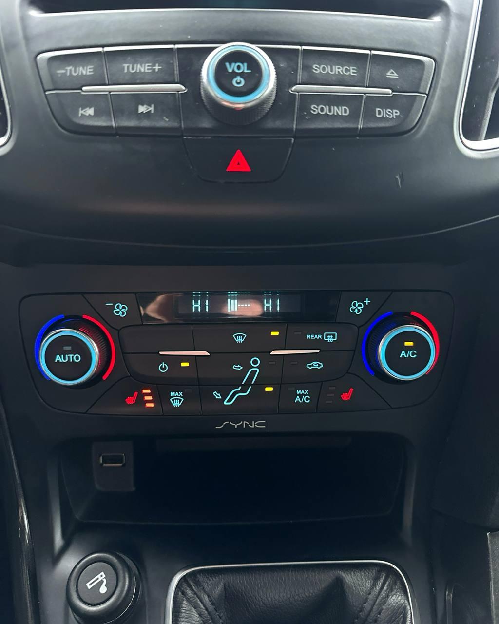 Ford Focus III · Рестайлинг , 2014 г., механика, бензин - фото 15