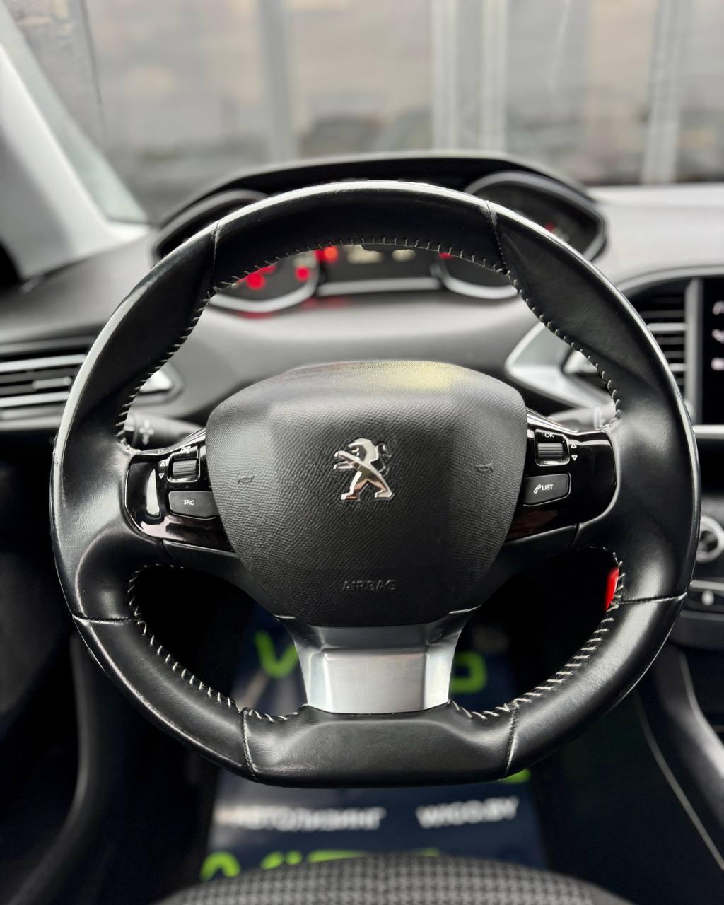 Peugeot 308 T9 · Рестайлинг , 2020 г., механика, дизель - фото 15