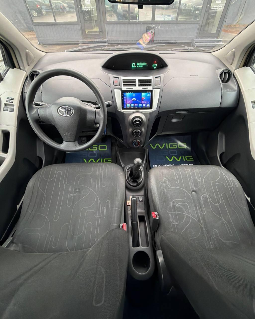 Toyota Yaris II (XP9) · Рестайлинг , 2009 г., механика, бензин - фото 7