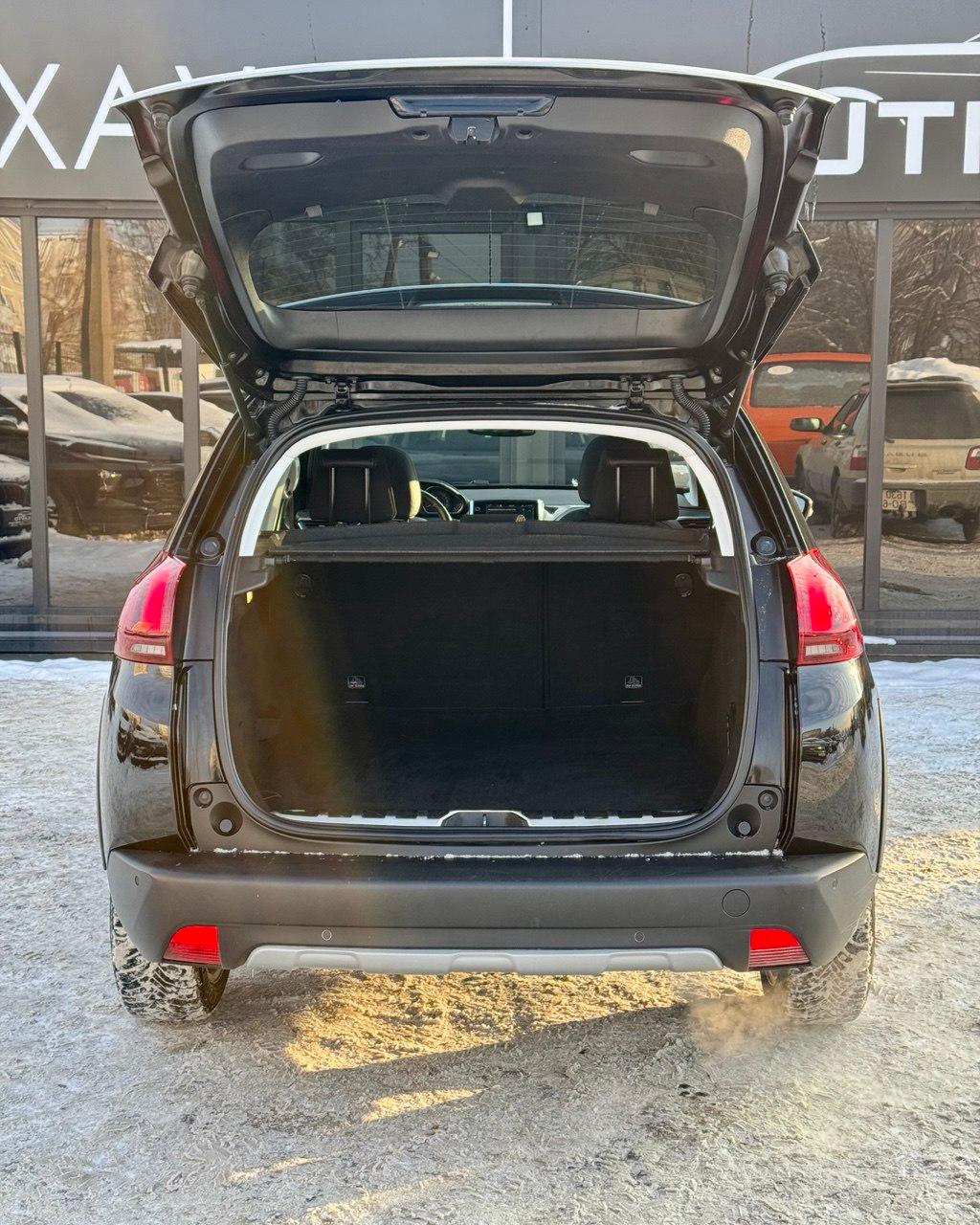 Peugeot 2008 I · Рестайлинг , 2017 г., механика, бензин - фото 12