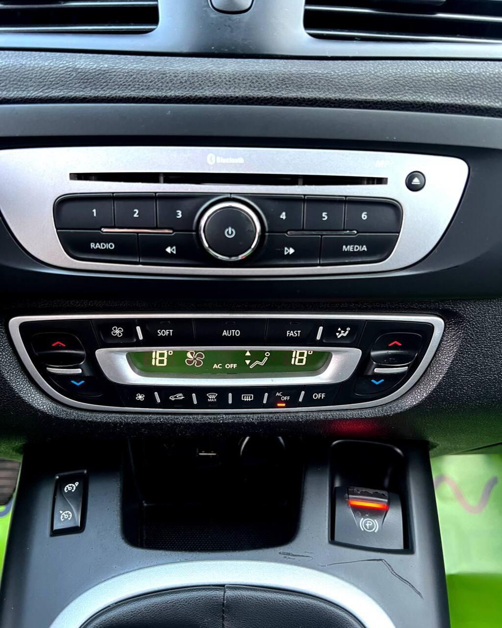 Renault Grand Scenic III · 2-й рестайлинг , 2014 г., механика, дизель - фото 15