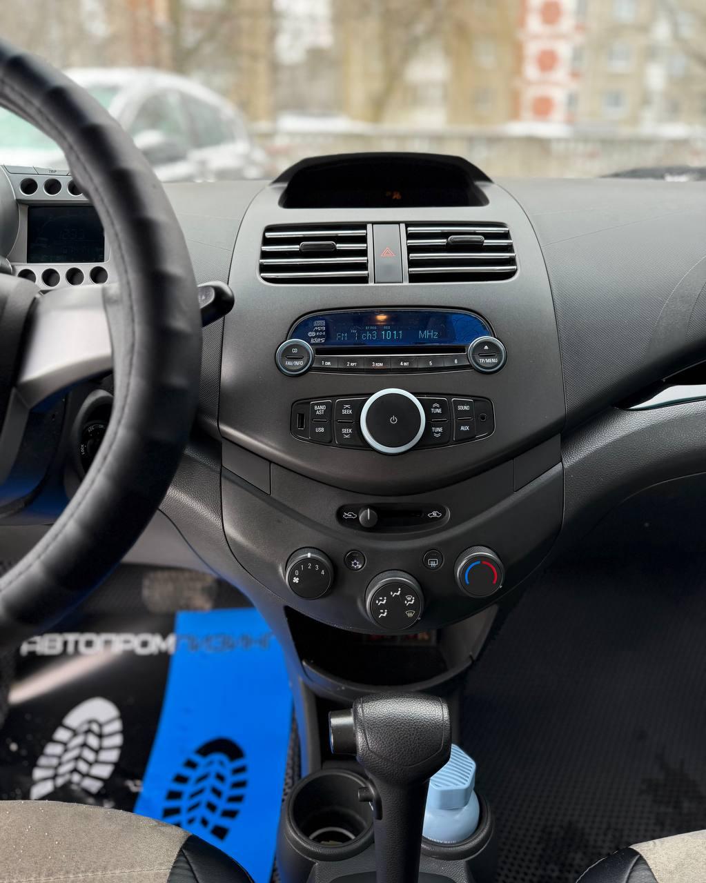 Chevrolet Spark M300 , 2012 г., автомат, бензин - фото 10