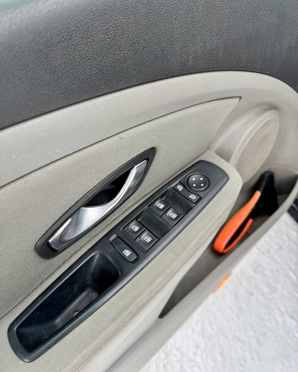 Renault Megane III , 2009 г., механика, дизель - фото 9