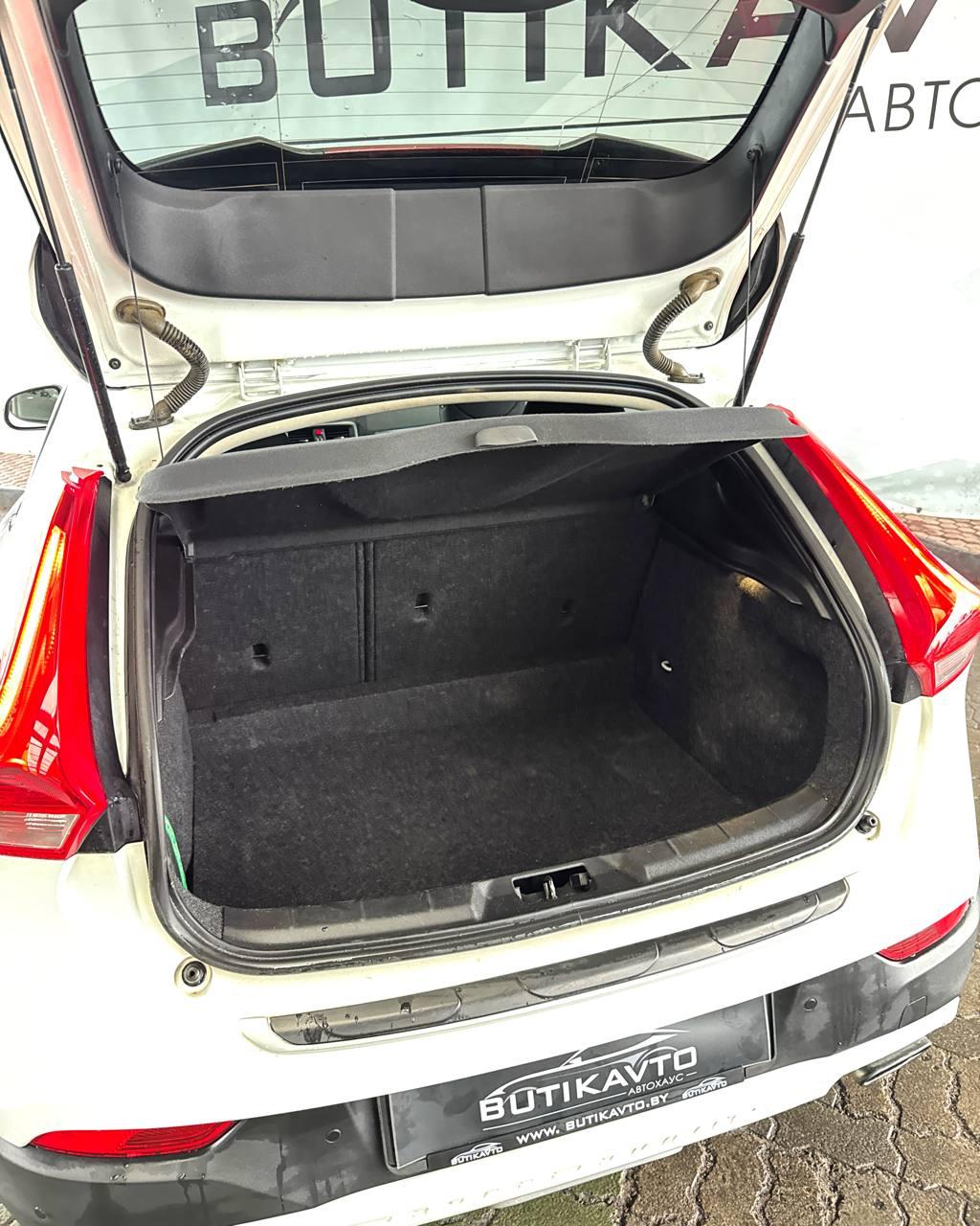 Volvo V40 Cross Country I , 2014 г., механика, дизель - фото 14