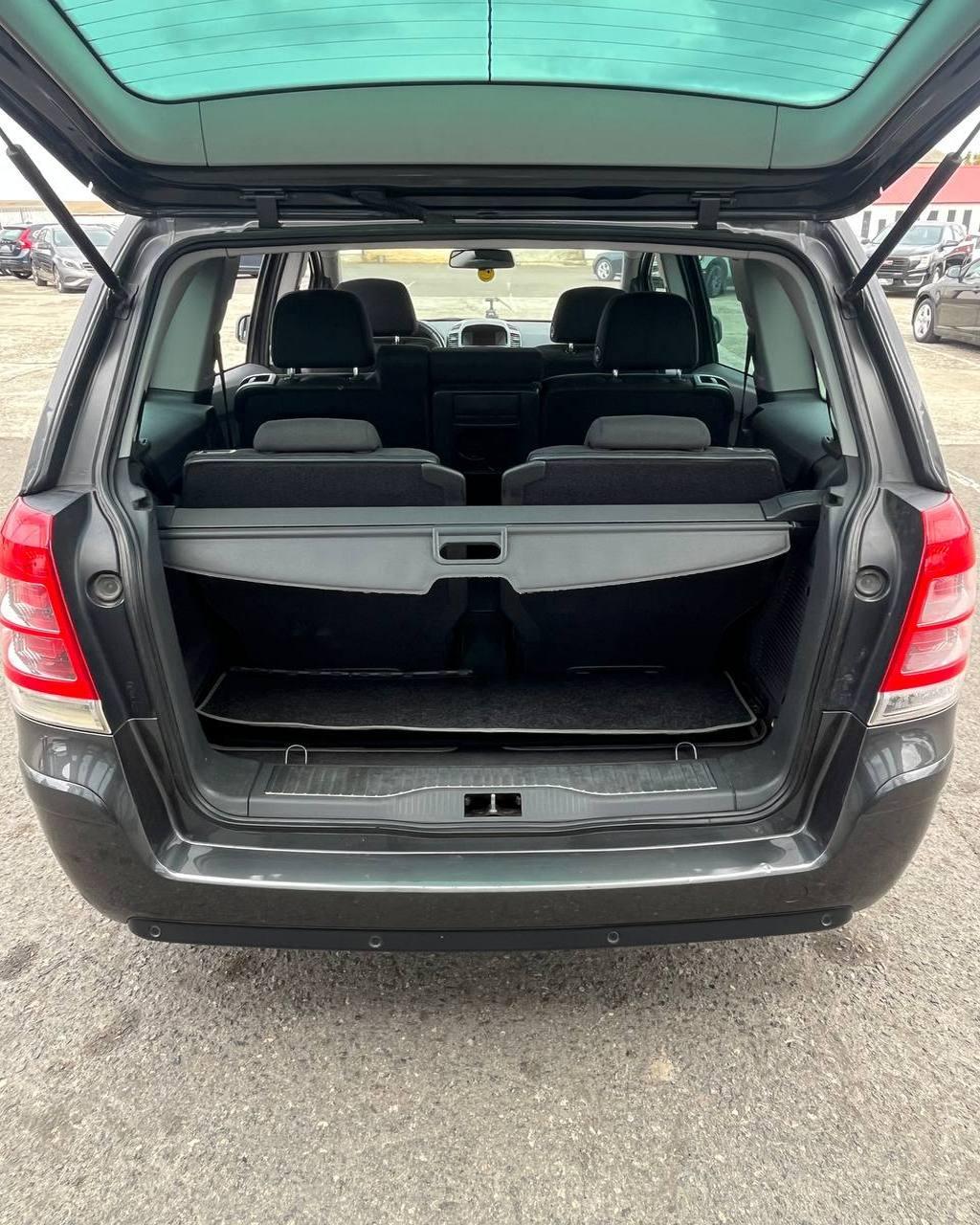 Opel Zafira B · Рестайлинг , 2011 г., механика, дизель - фото 11