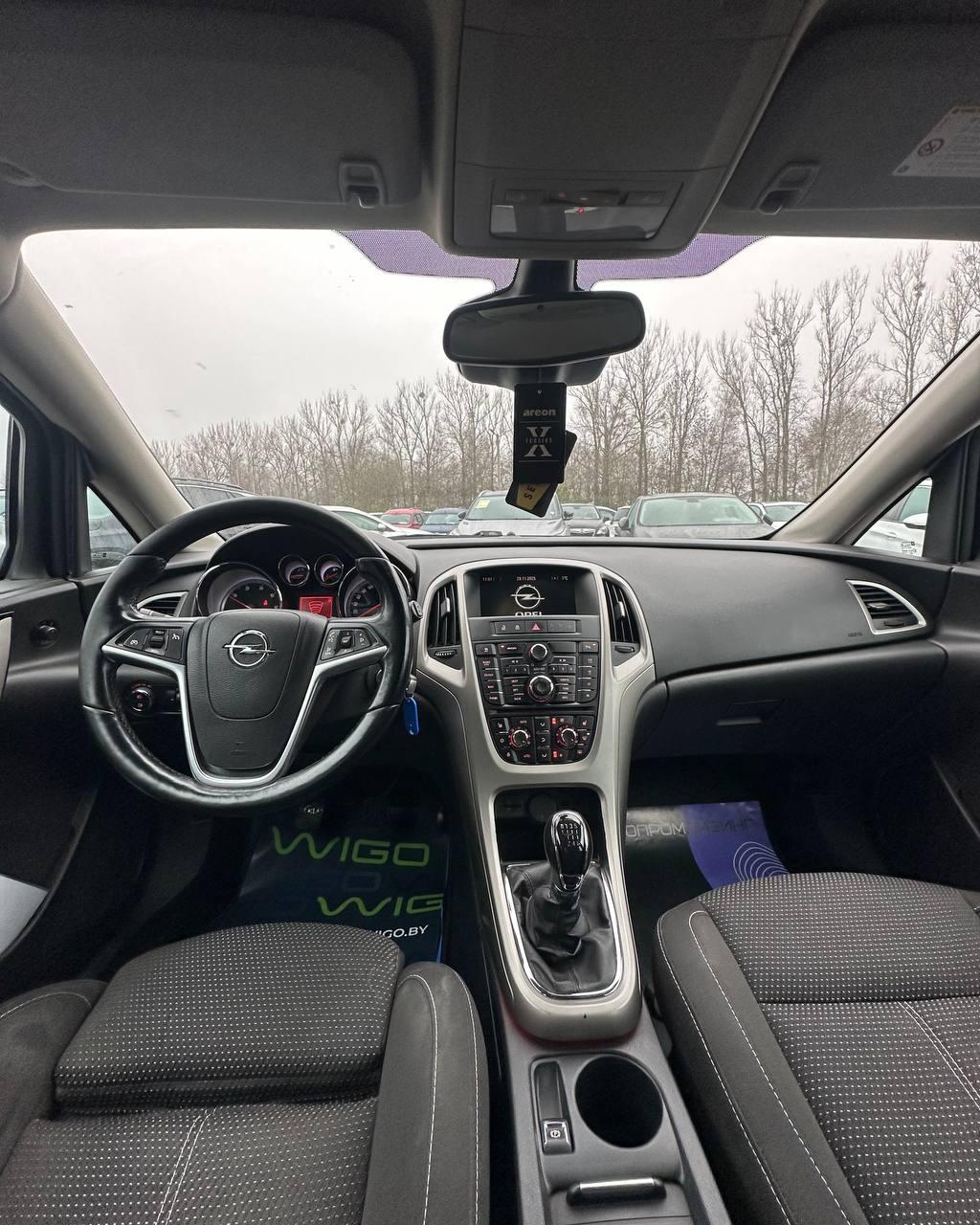 Opel Astra J · Рестайлинг , 2012 г., механика, дизель - фото 9