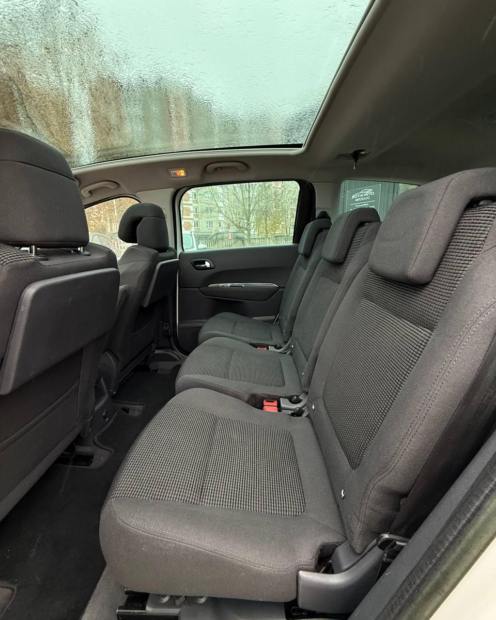 Peugeot 5008 I , 2011 г., механика, дизель - фото 8