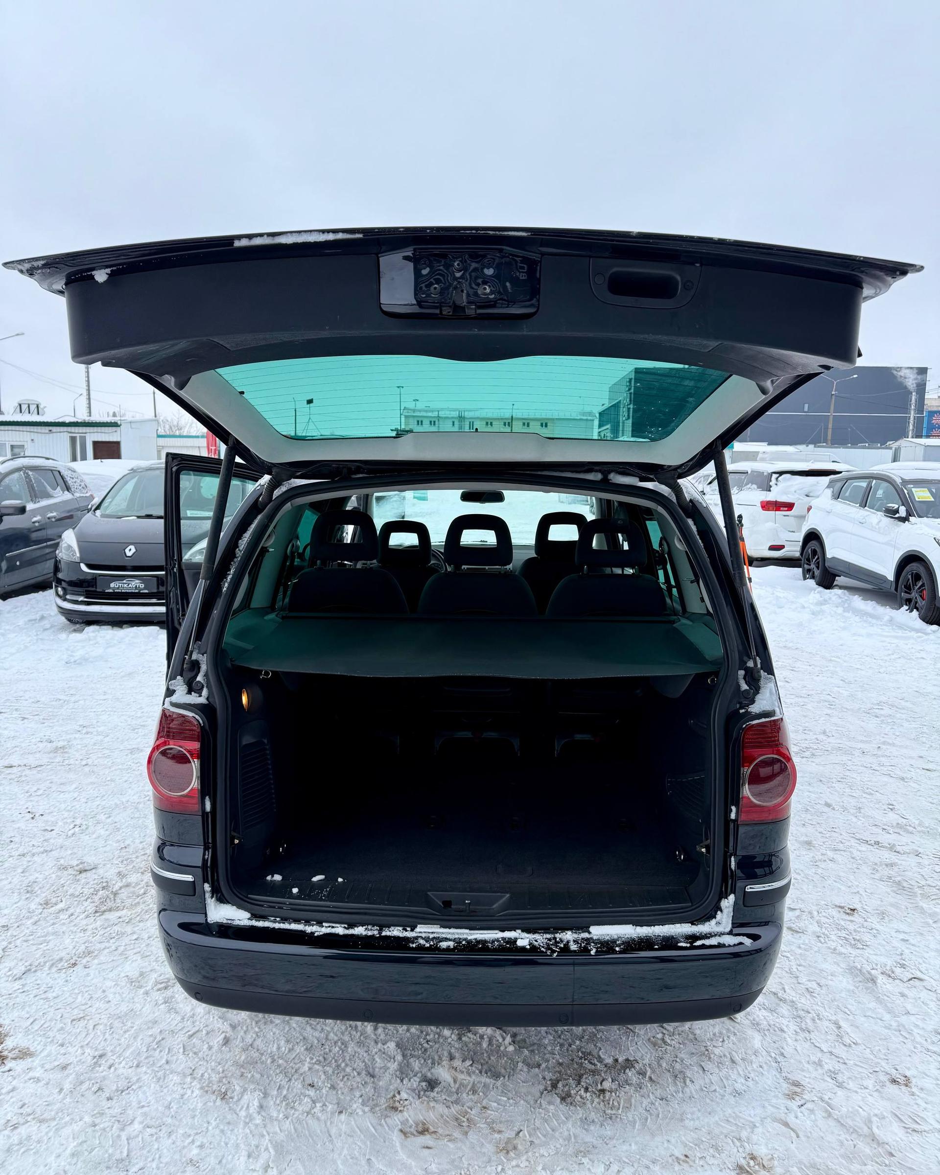 Volkswagen Sharan I · 2-й рестайлинг , 2006 г., механика, дизель - фото 17