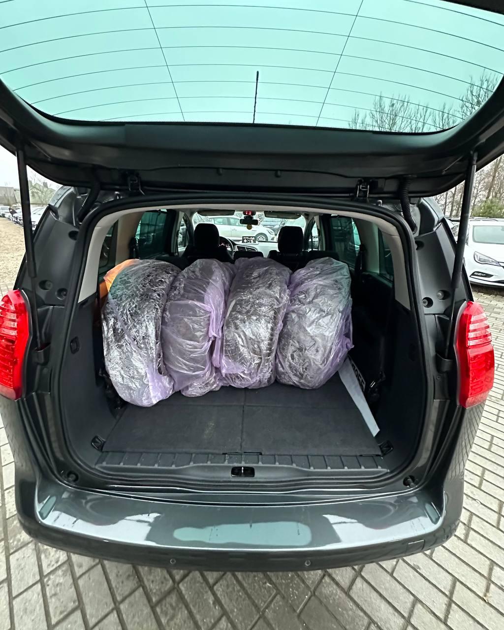 Peugeot 5008 I · Рестайлинг , 2015 г., механика, дизель - фото 10