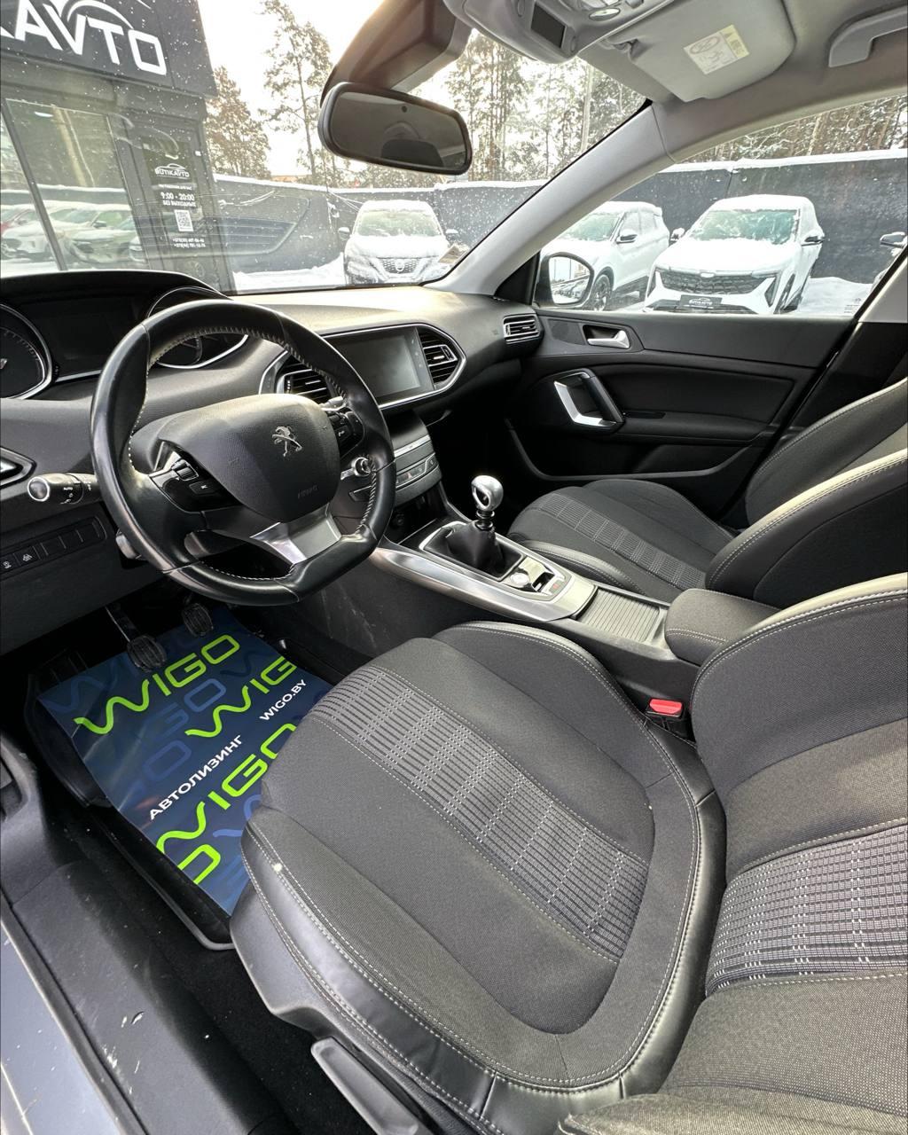 Peugeot 308 T9 · Рестайлинг , 2017 г., механика, бензин - фото 8