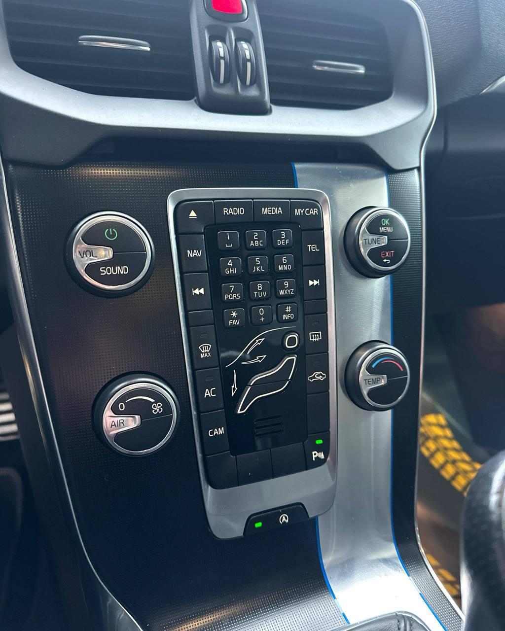 Volvo V40 II , 2013 г., механика, дизель - фото 19