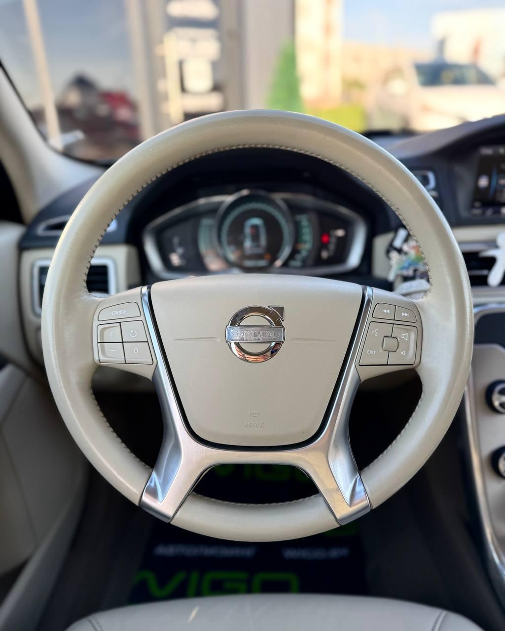 Volvo V70 III Рестайлинг, 2013 г., робот, дизель - фото 16