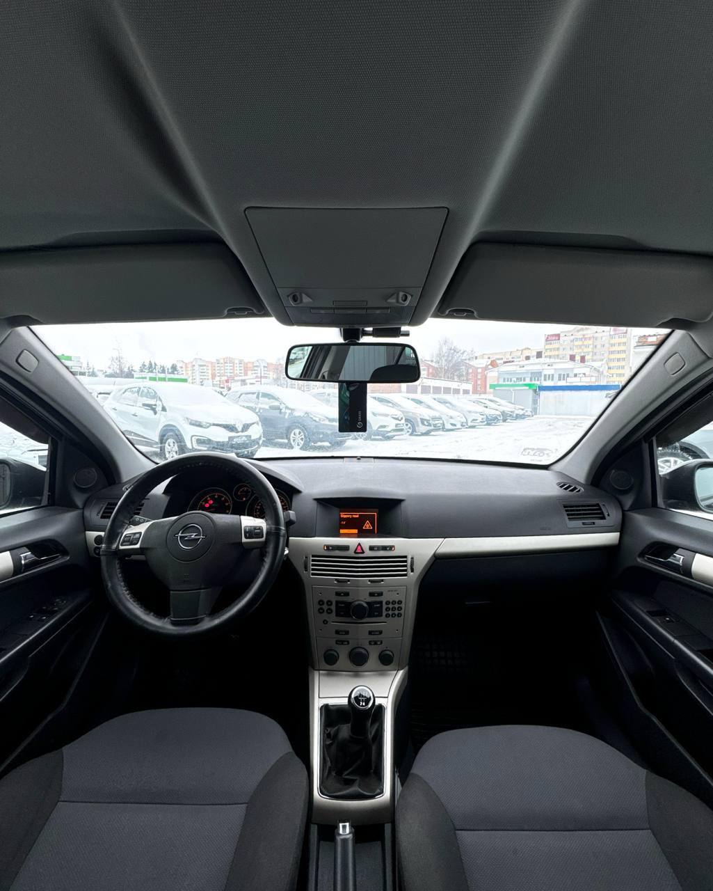 Opel Astra H · Рестайлинг , 2008 г., механика, бензин - фото 12