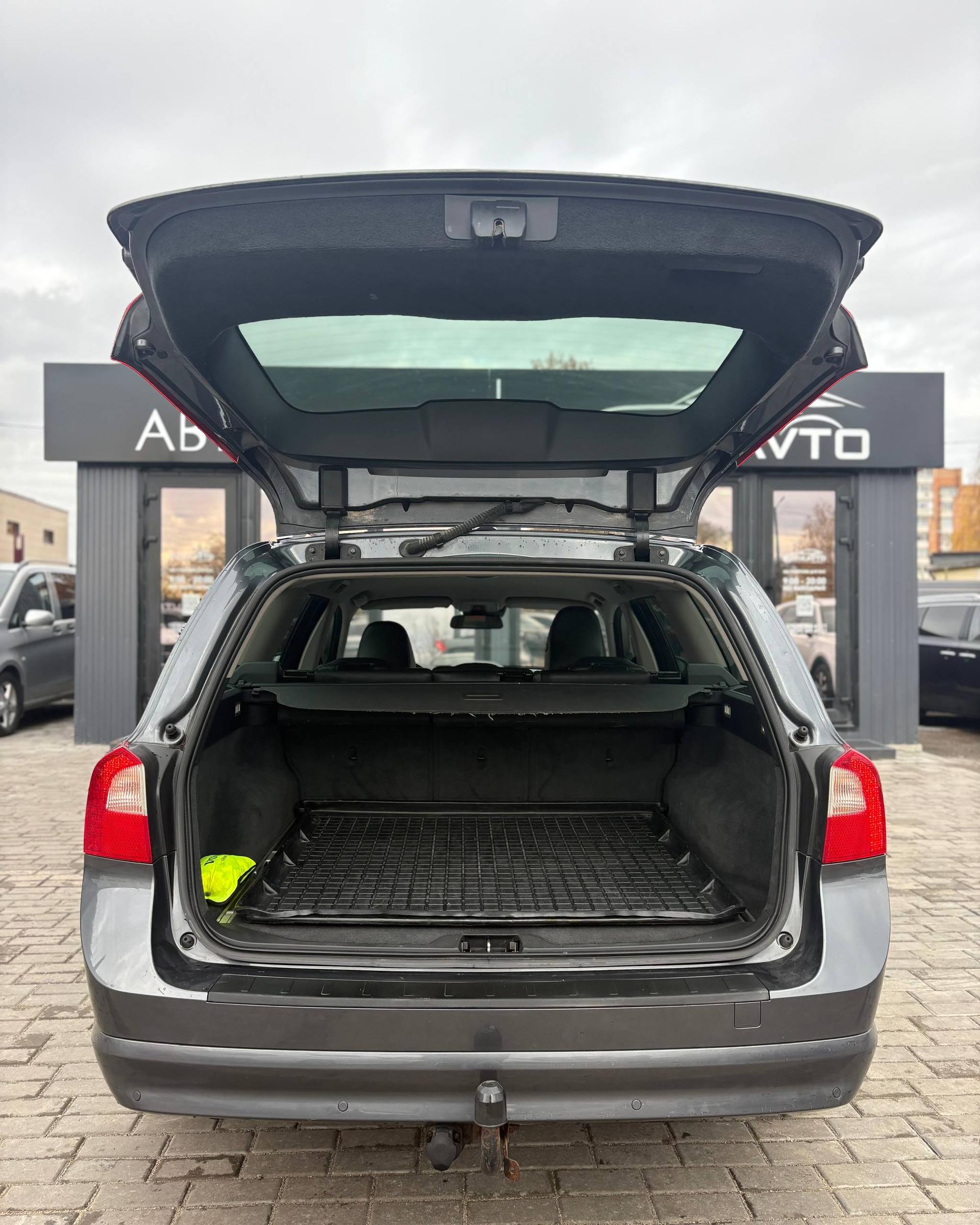 Volvo V70 III , 2011 г., механика, дизель  - фото 12