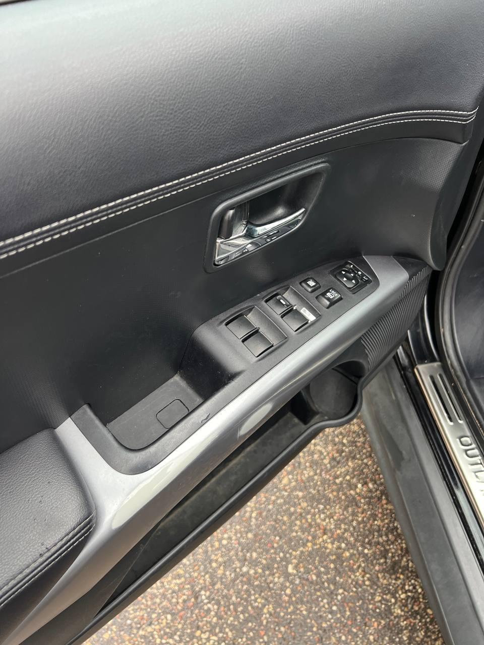 Mitsubishi Outlander XL · Рестайлинг , 2010 г., вариатор, бензин - фото 9