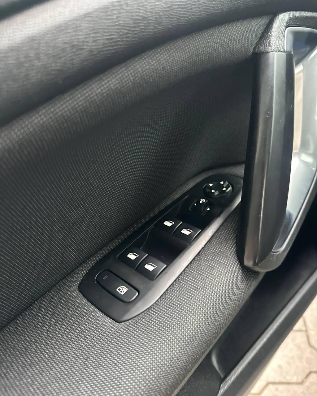 Peugeot 308 T9 · Рестайлинг , 2021 г., автомат, бензин - фото 9