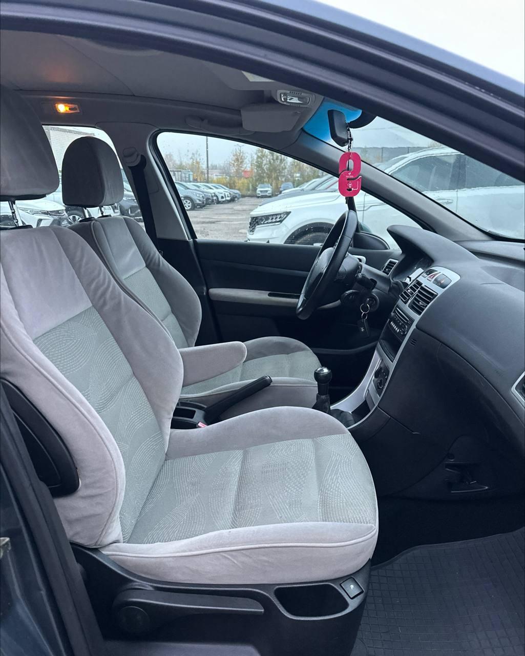 Peugeot 307 I · Рестайлинг , 2006 г., механика, бензин  - фото 10