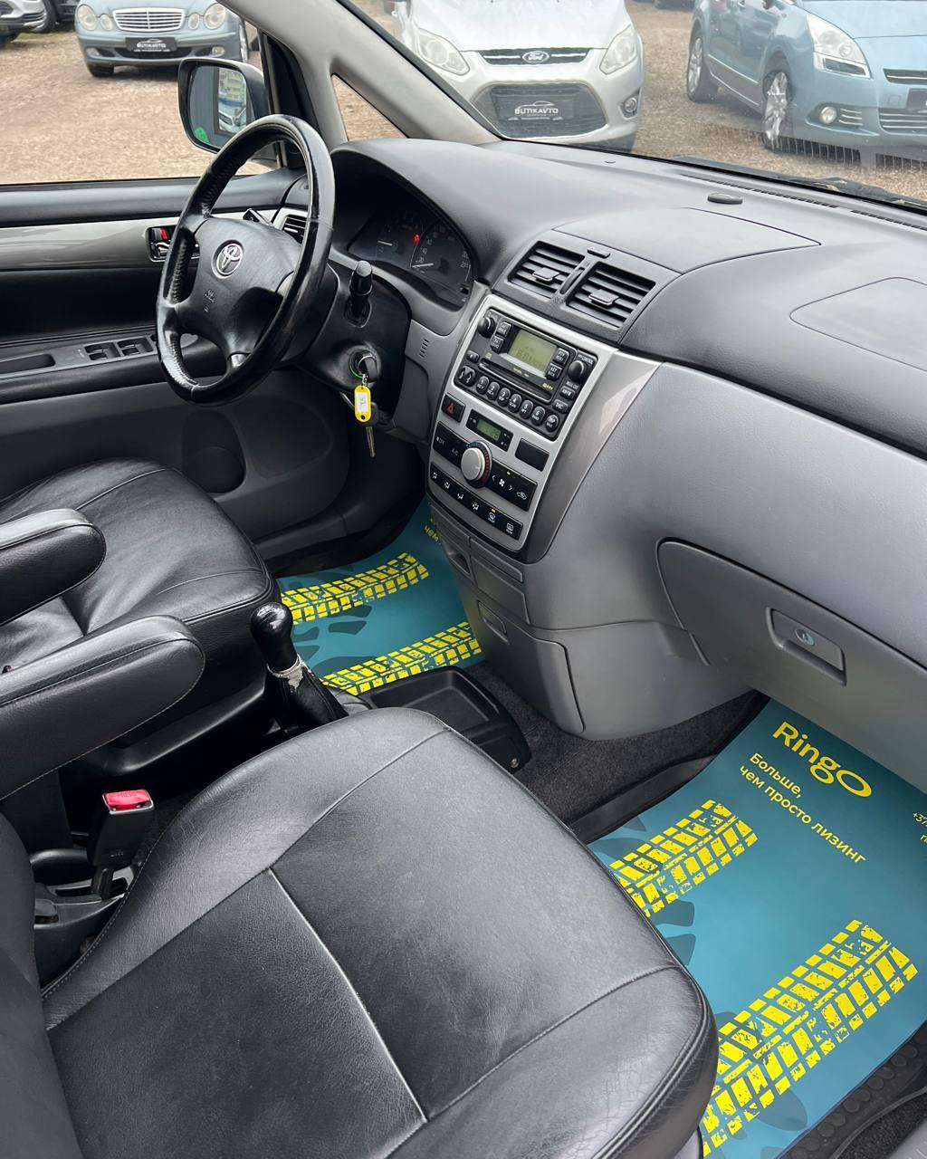 Toyota Avensis Verso I , 2003 г., механика, дизель - фото 11