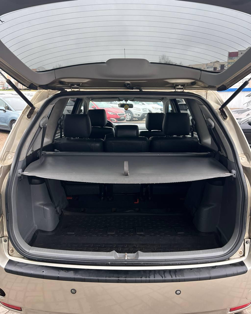 Toyota Avensis Verso I , 2003 г., механика, дизель - фото 16