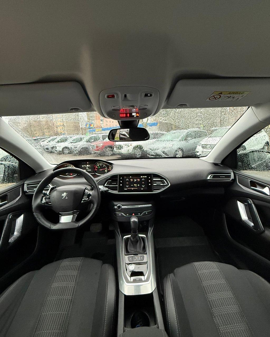 Peugeot 308 T9 · Рестайлинг , 2019 г., автомат, дизель - фото 9