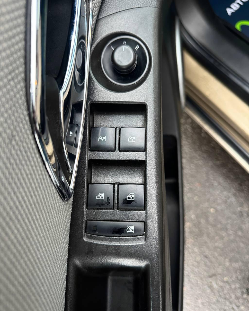 Chevrolet Cruze J300 · Рестайлинг , 2013 г., механика, бензин - фото 20