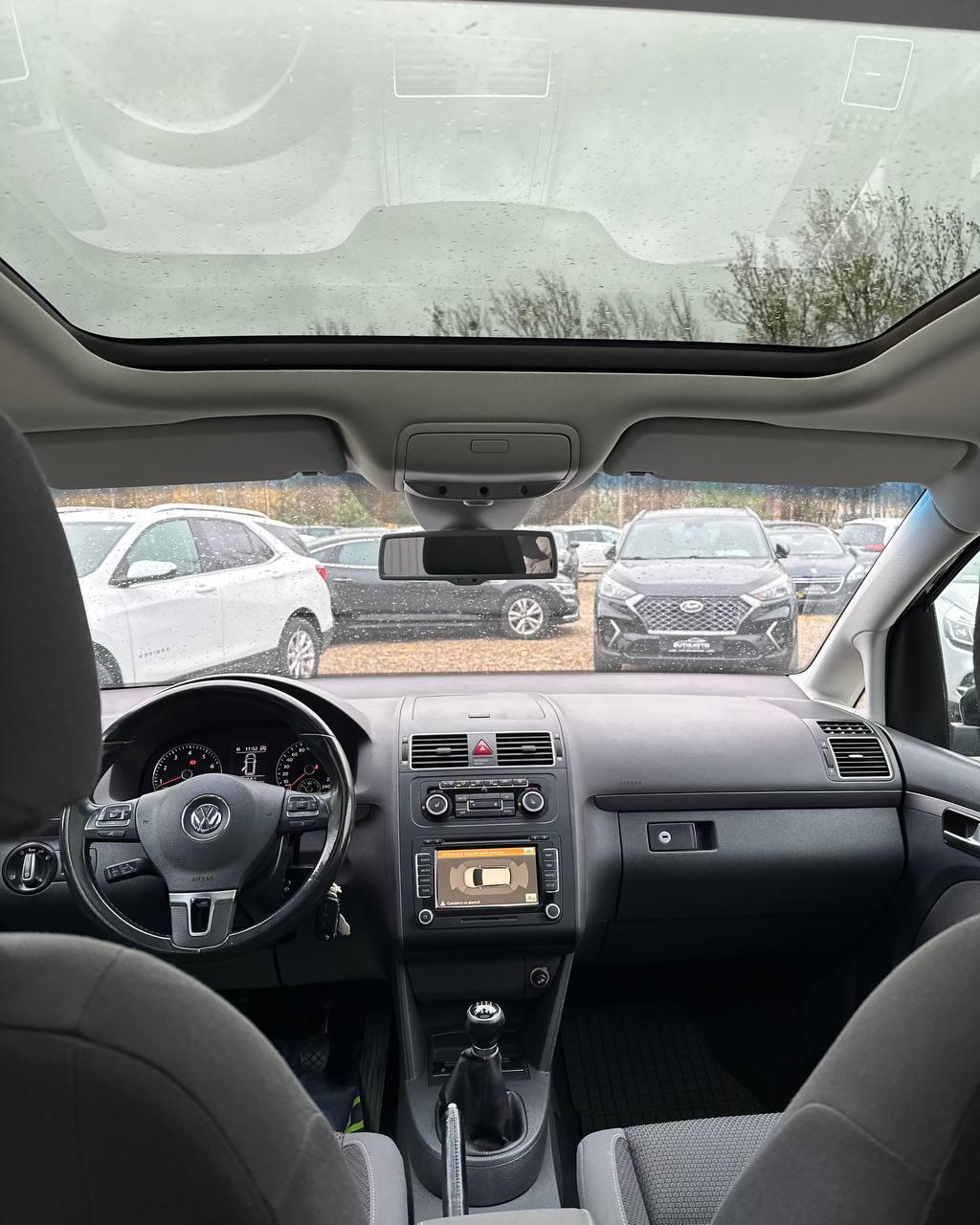 Volkswagen Touran I · 2-й рестайлинг , 2011 г., механика, бензин - фото 9